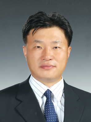 지난 27일 실시된 한국은행 인사에서 김제출신 윤상규(56 사진) 금융검사실 실장이 신임 전북본부장으로 오는 2월6일 부임한다. /한국은행