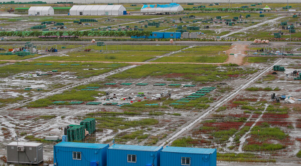 태풍 '카눈'이 한반도를 관통한 10일 부안군 잼버리 야영지에서 비로 인한 물웅덩이가 야영지 곳곳에 보이고 있다.