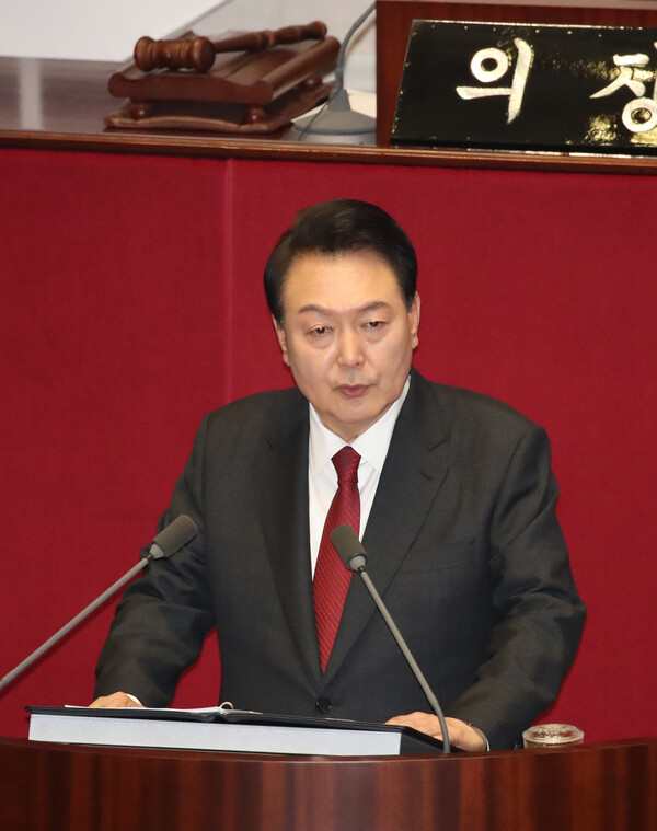 윤석열 대통령이 31일 국회 본회의에서 2024년도 예산안 및 기금운용계획안에 대해 시정연설을 하고 있다./연합