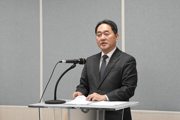 2일 국민연금공단 김태현 이사장이 2024년 시무식을 통해 신년사를 발표하고 있는 모습.