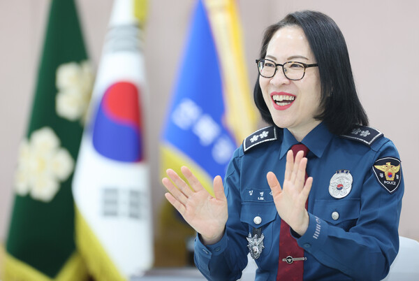 20일 임병숙 전북경찰청장이 취임 뒤 100일을 돌아보며 이룩한 성과와 앞으로의 목표에 대해 말하고 있다.