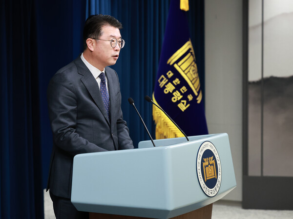 장상윤 대통령실 사회수석이 28일 서울 용산 대통령실 청사에서 을 하고 있다. /연합
