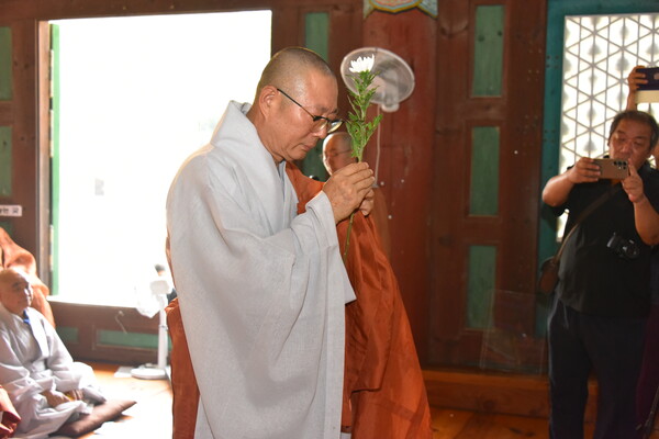 태공당 월주 대종사의 열반 4주기를 기리는 추모 다례가 진행되고 있다. 