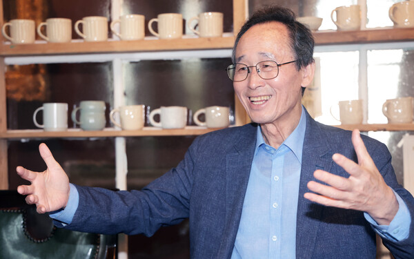 송하진 세계서예비엔날레 조직위원장이 제15회 세계서예비엔날레 프로그램 등에 관한 설명을 하고 있다. 이원철기자