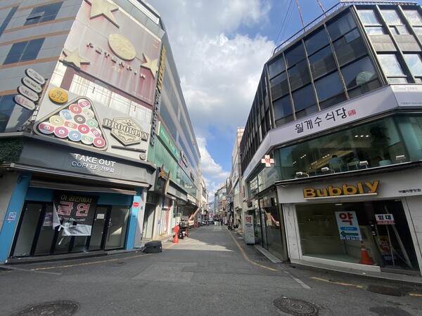 광주 충장로1가. 임대문의 건물.