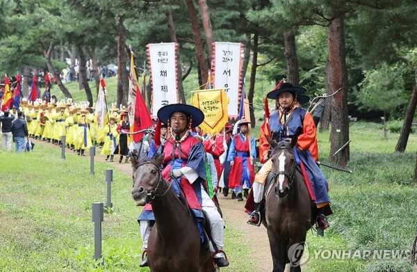 수원 도착한 정조대왕 능행차 행렬