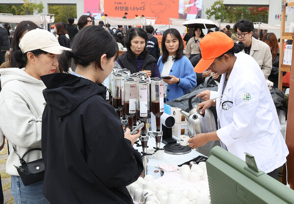 ▲ 동명커피산책에 4만여 명의 발길이 이어졌다.