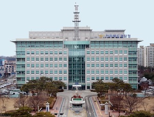 경찰, 정헌율 <b>익산</b>시장 <b>공직선거법 위반</b> 관련 <b>익산시청</b> 압수수색