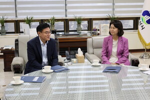 강경숙 의원, 군산 찾아 새만금·미래산업 핵심 현안 점검 - 뉴스 썸네일 이미지